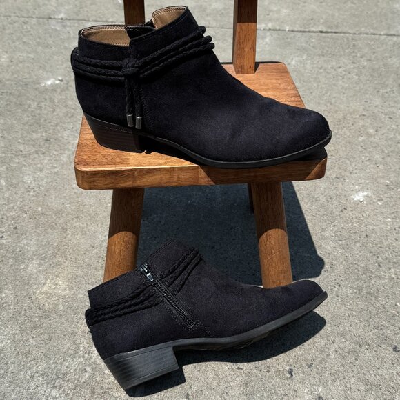 (8) LIKE NEW LIFE STRIDE VELOCITY w/ Memory Foam Ankle Boots & Braided Tie - Picture 4 of 9